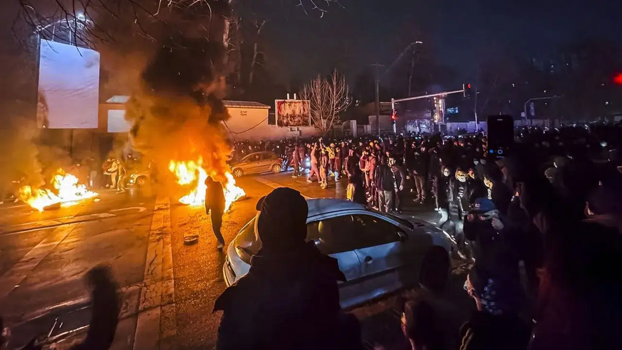 Tahran’dan taşan öfke: 'Binlerce kayıp' iddiası