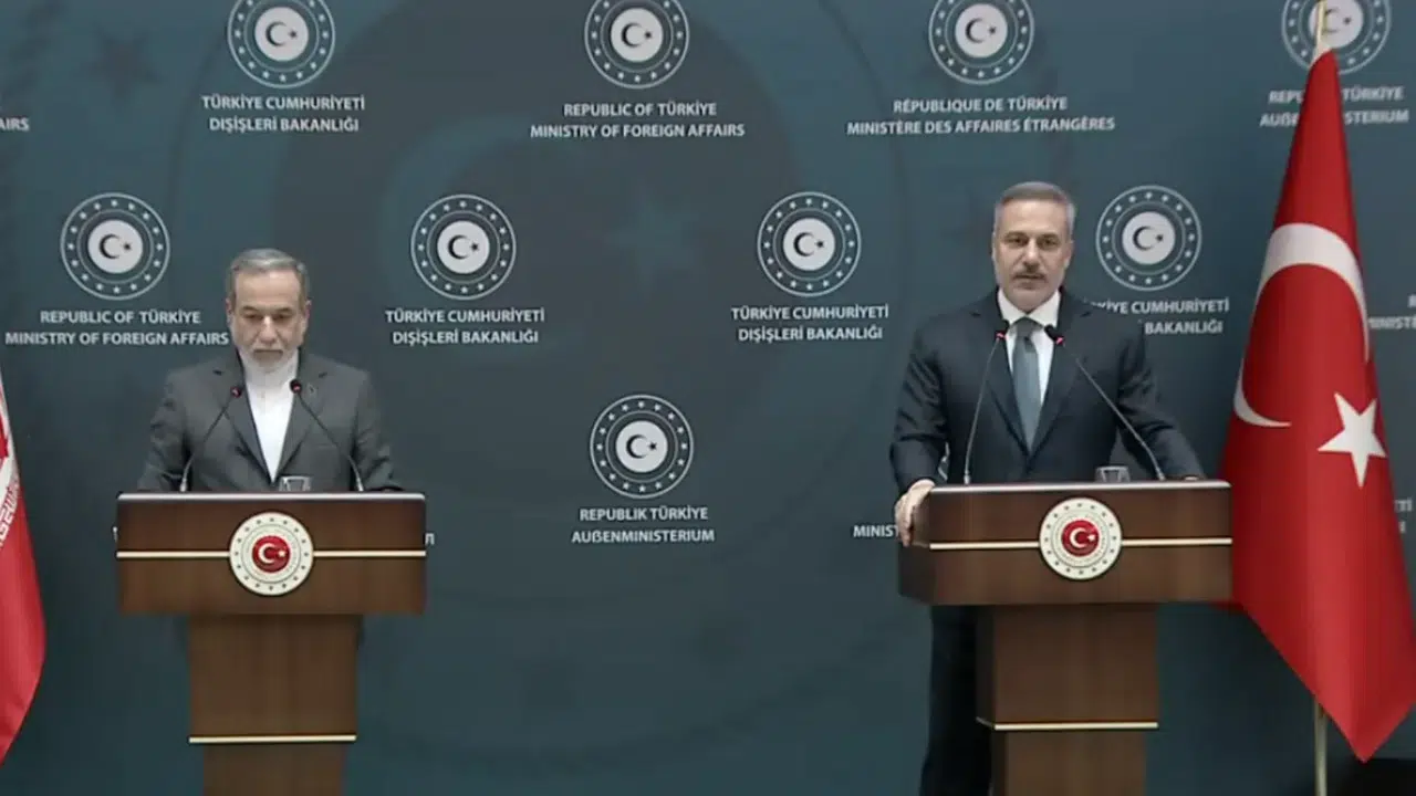 Fidan ve Arakçi’den kritik zirve çağrısı... ABD ve İran müzakere masasına oturmalı!