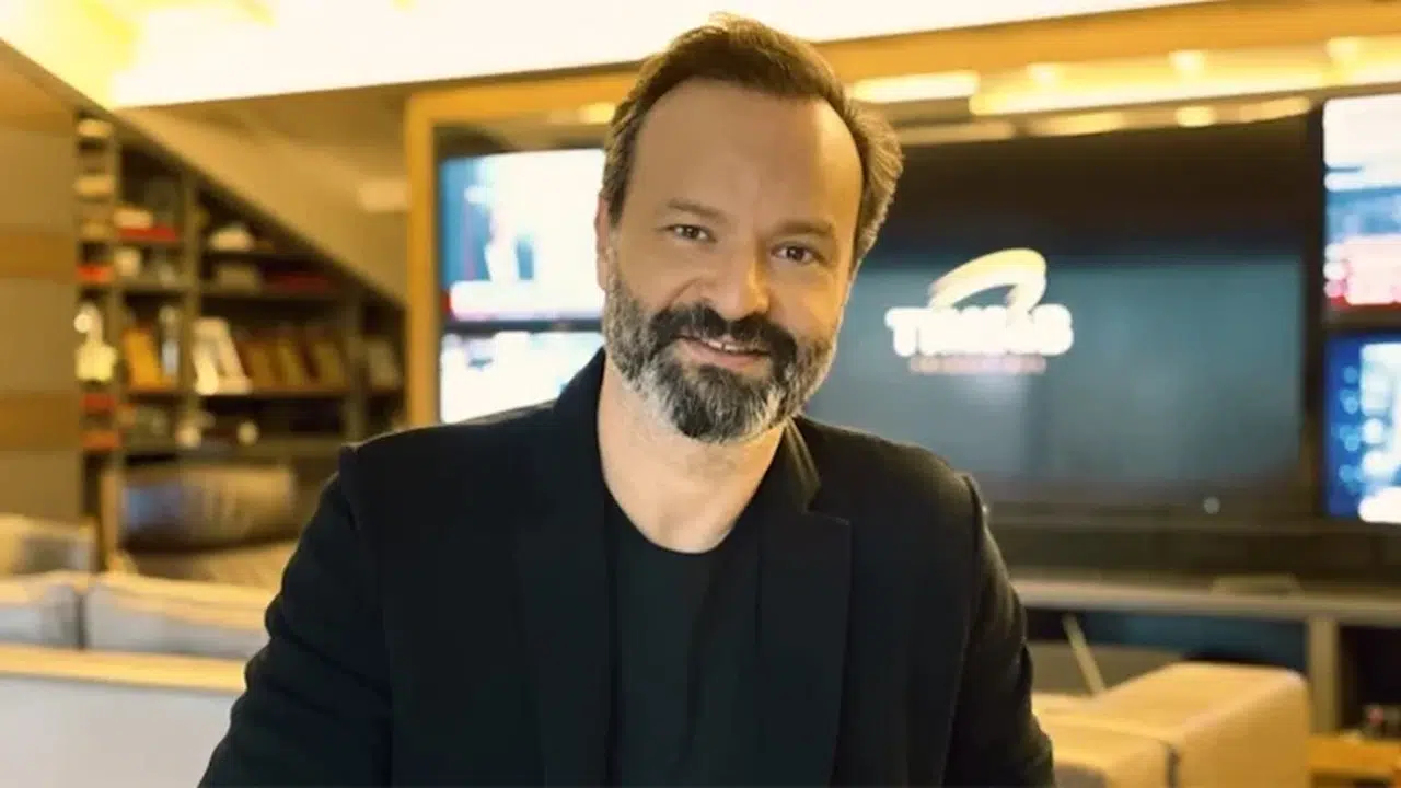 Skandal açığa çıktı: Ela Rümeysa ile yazışmaları Timur Savcı’yı ele verdi!