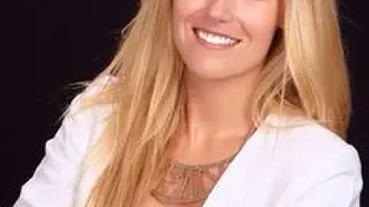 Paige Steckling hayatı, memleketi (aslen nereli), sosyal medya hesabı, milyon dolarlık ahlaksız teklif iddiasıyla gündeme gelen emlak danışmanı