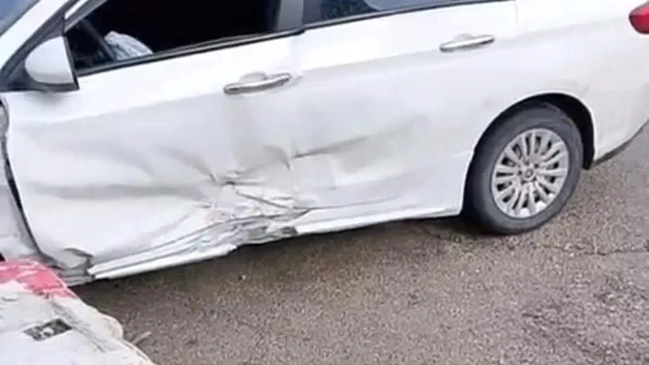 Bursa’da Uludağ yolunda feci kaza! Virajı alamayan araç bariyerlere saplandı