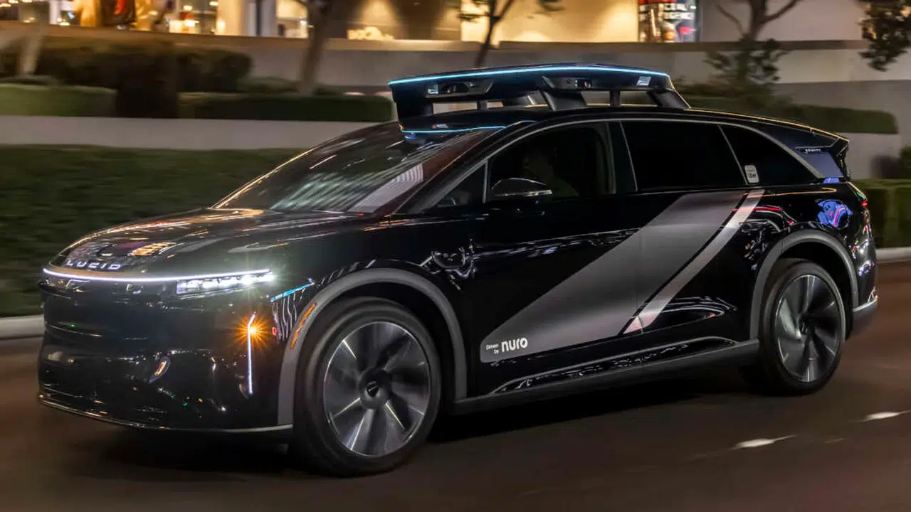 Uber robot taksi hamlesini duyurdu: Direksiyon artık yapay zekada!