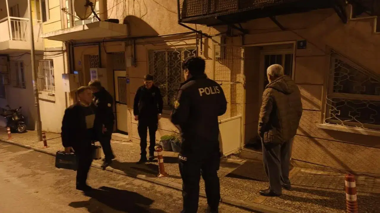 Aydın’da film gibi olay...Çamaşır asmak için çıktı, yeni yılı balkonda karşıladı!