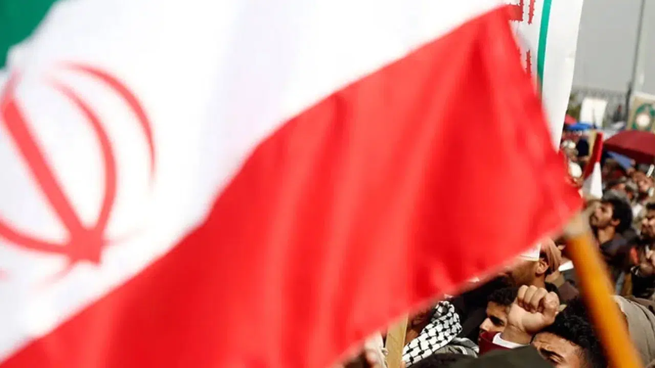 Yurtlar kapatıldı, öğrenciler çıkarılıyor: Tahran’da kritik karar!