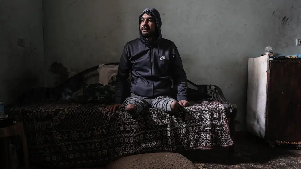 Gazze’de eğitim vuruldu: Öğretmen Azzam’ın hayali yarım kaldı!