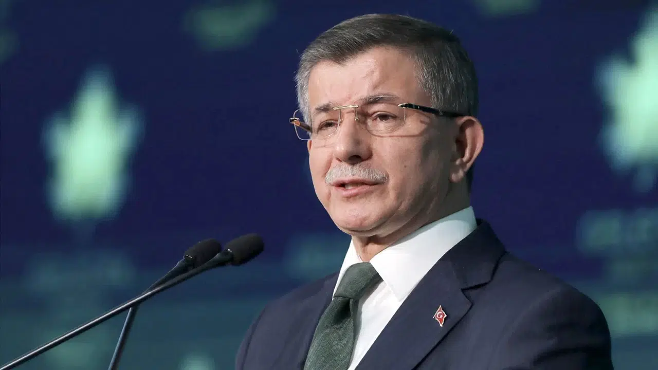 Davutoğlu’ndan provokatif paylaşıma tepki: 'Bu millet parmak sallayan eli kırar'