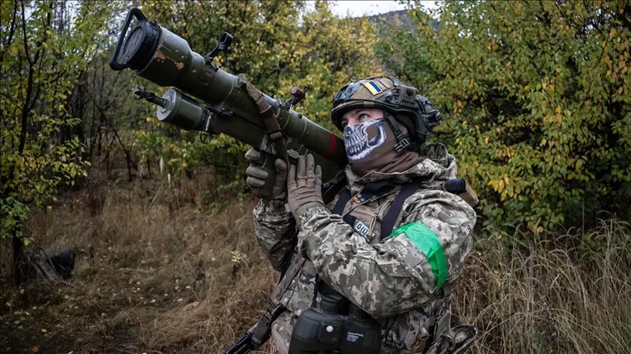 Silah tedariğinde kısıtlar gevşedi: AB'den Ukrayna'ya 90 milyar avroluk destek