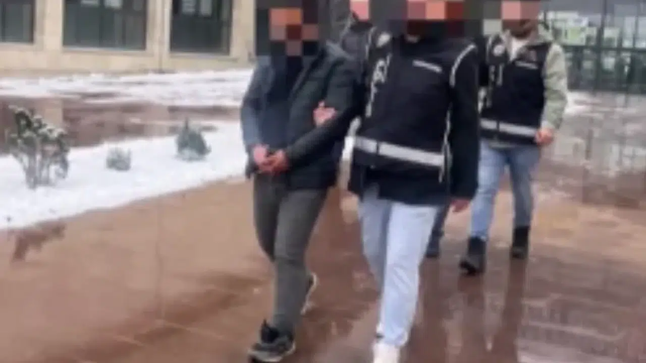 Rüşvet operasyonunda 2 tutuklu: 1’i kamu görevlisi!