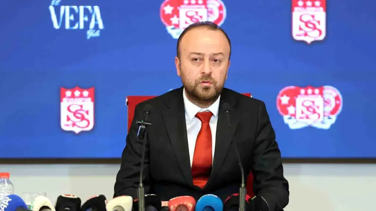 Sivasspor’un Başkanı Burak Özçoban kimdir, kariyeri, serveti, yaşı ve ne iş yapıyor, mesleği ne?