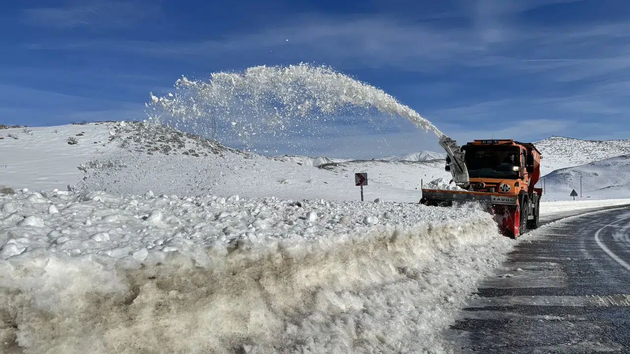 Kar kabusu Doğu’yu vurdu...50 yerleşim yeri ulaşıma kapandı!