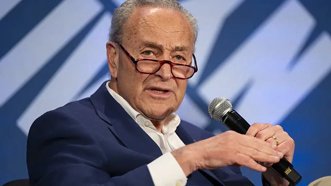 'Şehirlerde korku devri': Schumer’den Trump’a sert ICE uyarısı!