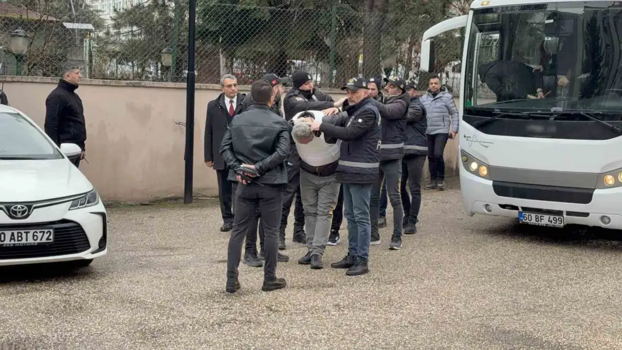Tokat’ta kan donduran ihanet: Baba, oğlunun baltasıyla can verdi!