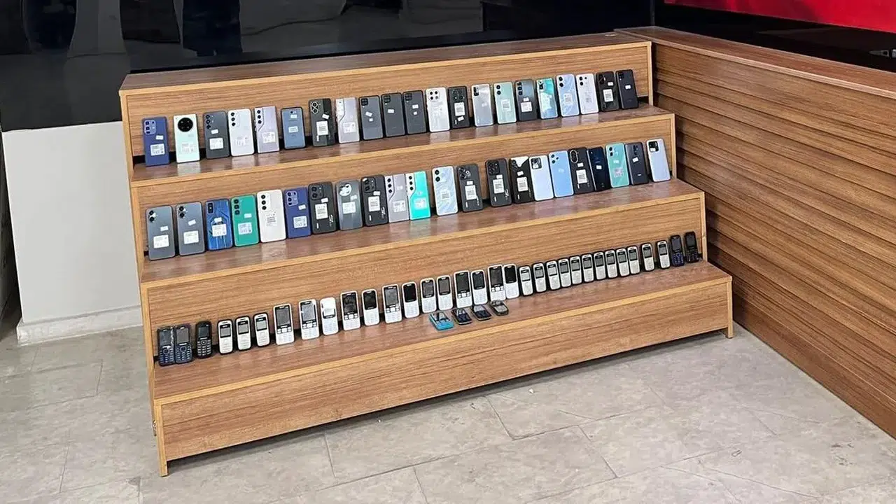 Şanlıurfa'da milyonlar ortaya saçıldı: 2,6 milyon liralık telefon ele geçirildi!