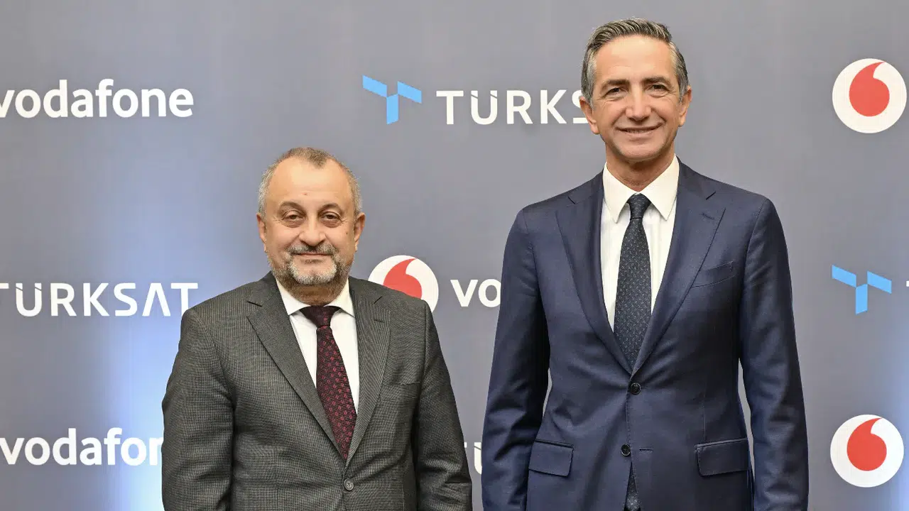 Türksat ve Vodafone'dan fiber altyapıda stratejik işbirliği