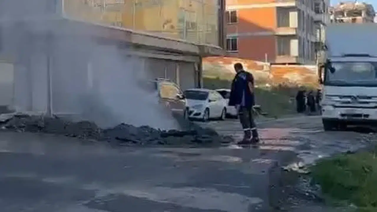 Avcılar’da felaket kıyısı: Doğal gaz borusu hasar gördü
