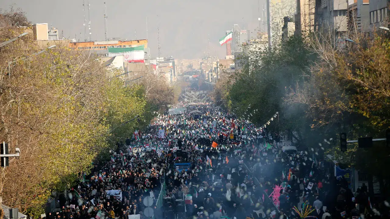 İran’da protestolar büyüyor: ABD vatandaşlarına 'Derhal ayrılın' çağrısı!