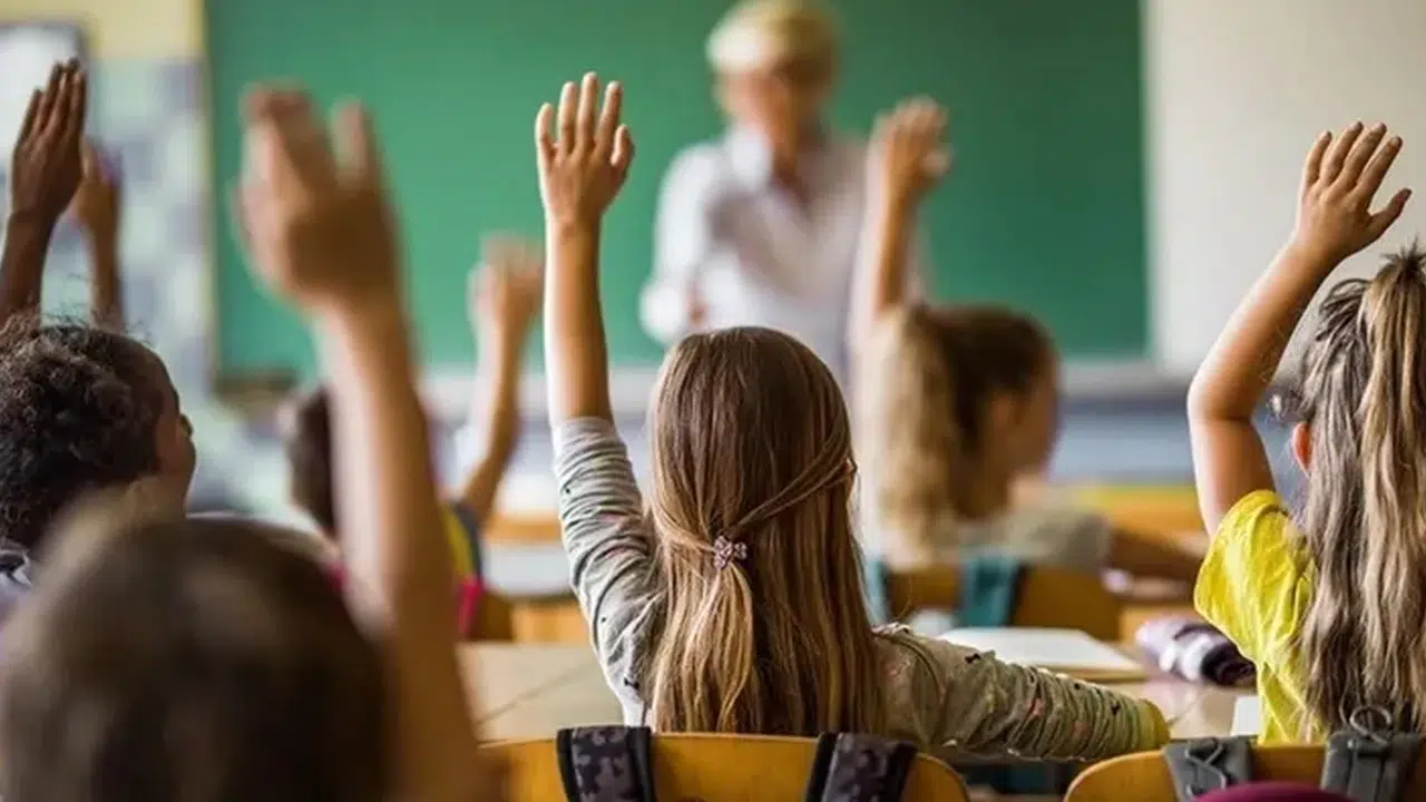 Öğretmen maaşları ne kadar oldu (2026) yüzde kaç zam yapıldı, en düşük öğretmen maaşı, uzman öğretmen ve başöğretmen maaşları