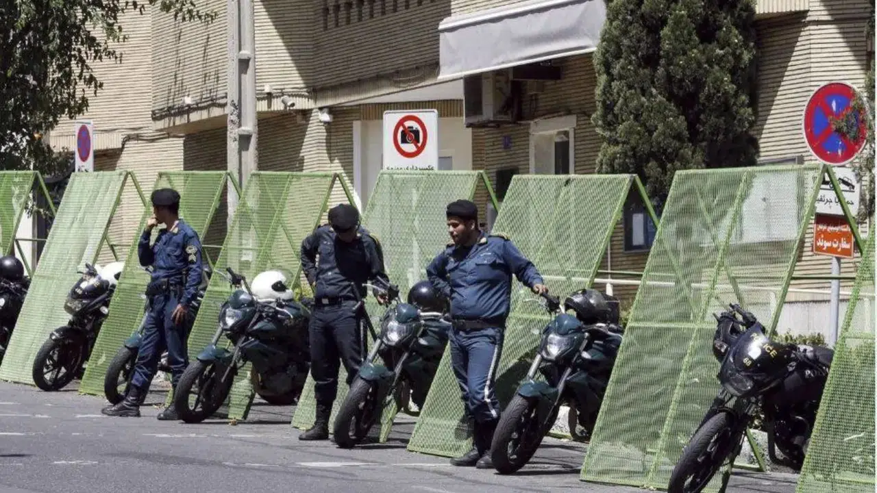 İran'ın Sistan-Beluçistan eyaletindeki silahlı saldırıda bir polis öldürüldü