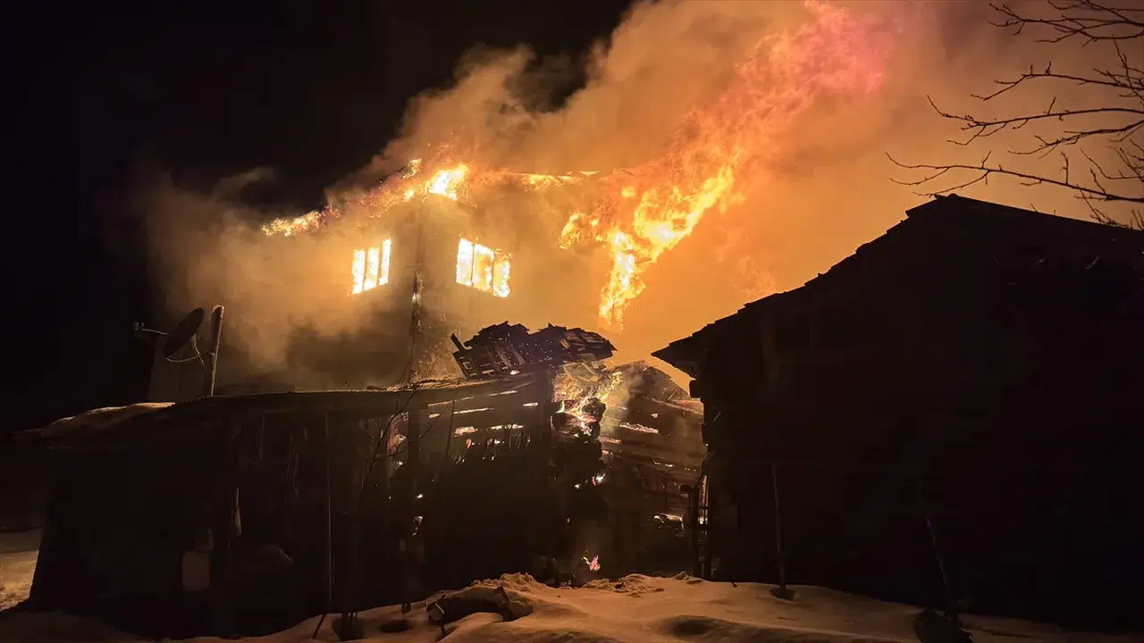 Karabük’te yangın faciası! Alevler evi yok etti