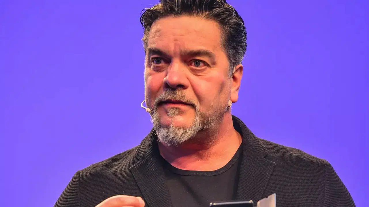 Güldüren ekrandan düşündüren sözler... Beyazıt Öztürk'ten değerler üzerine dertleşme!