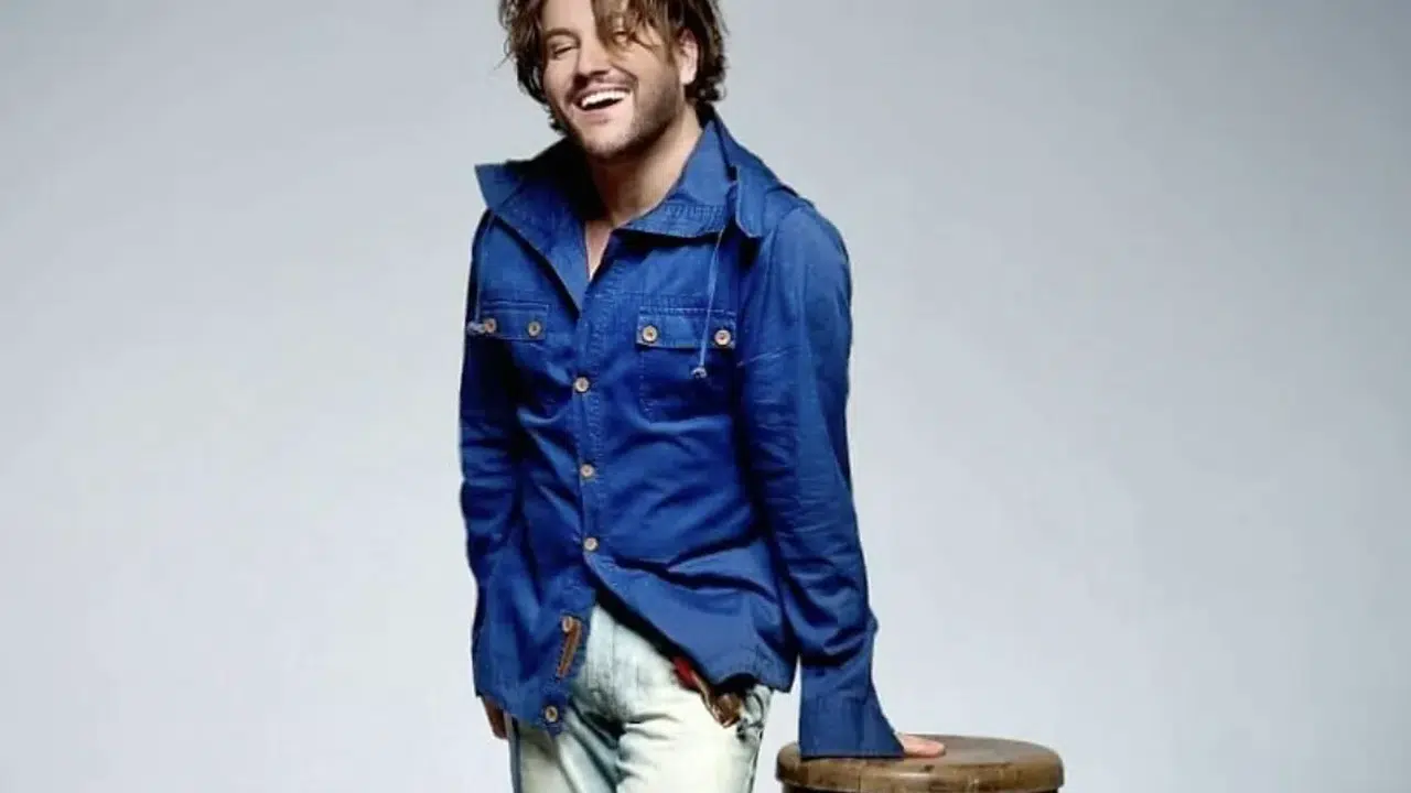 Aşkın küllerinden bir şarkı: ELBİ’den yürek yakan yeni tekli Pürtelaş