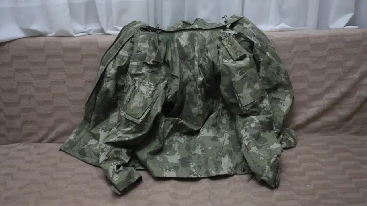 Hatay depreminde Beliz Aydın’a üşümesin diye montunu veren Emekli Albay Raşit Çelik nasıl ortaya çıktı?