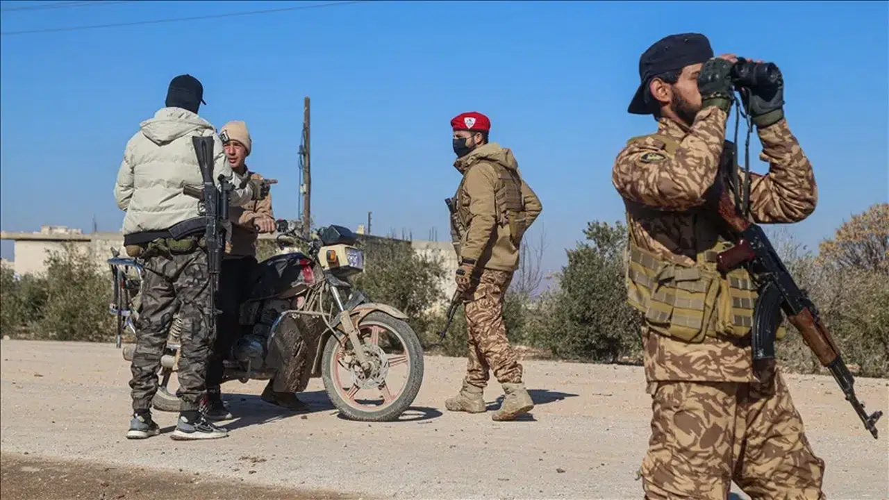 Suriye Ordusu’ndan YPG/SDG’ye açık uyarı: Fırat’ın doğusuna geçin