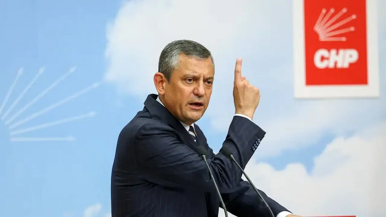 Meclis’te kritik günler başlıyor: Özgür Özel'e dokunulmazlık hamlesi!