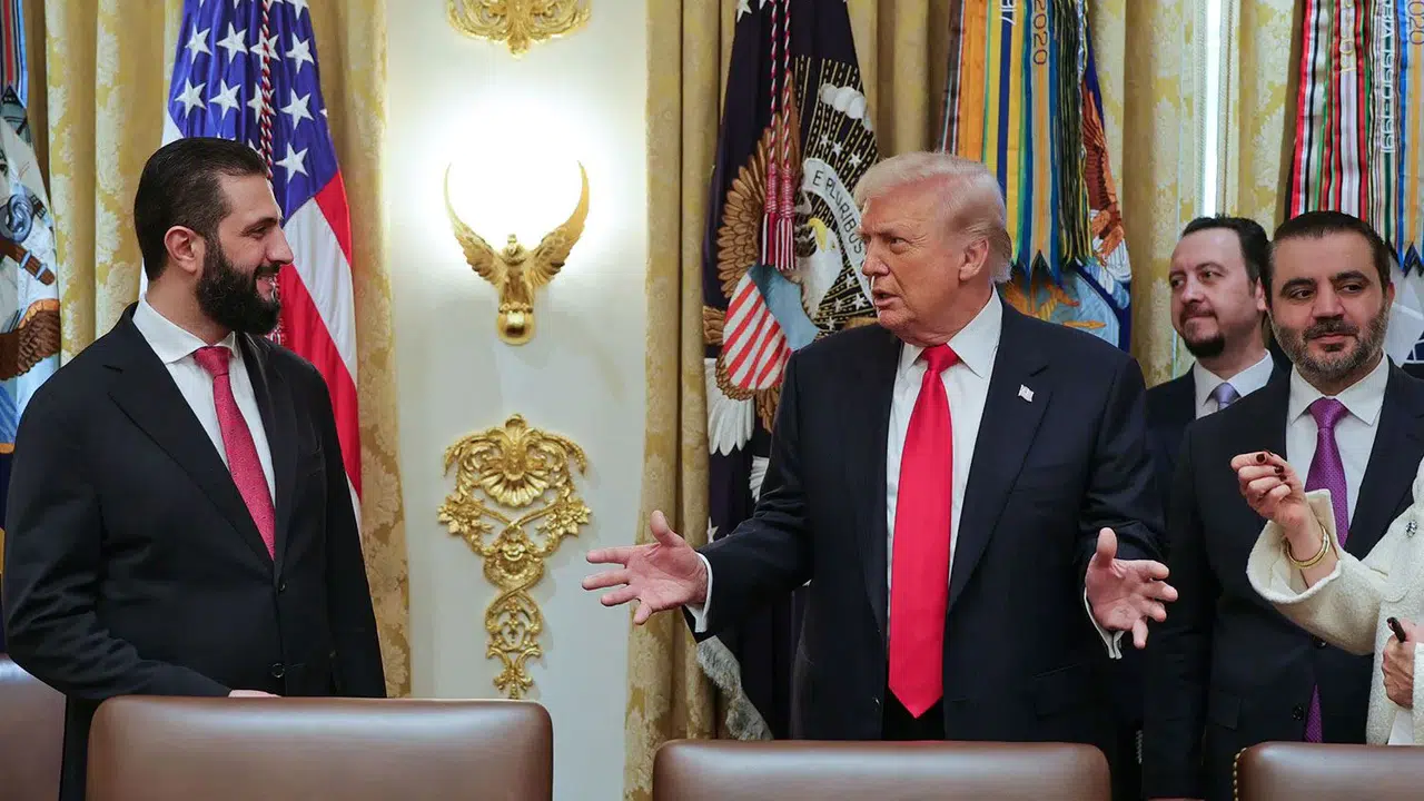 Davos kulislerini karıştıran sözler: Trump’tan Şara’ya sürpriz övgü