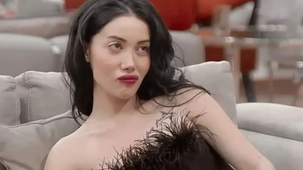 Kısmetse Olur’un Cansel’i aracını satıyor: Fiyatı dudak uçuklattı