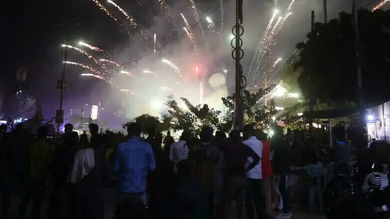 Dakikalarla ölçülen eğlence, ömür boyu iz: Pakistan'da yılbaşı faciası