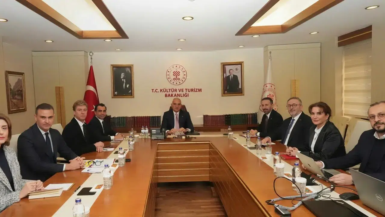 Bakan Ersoy: 'Kültür ve sanatı hayatın merkezine taşımaya devam ediyoruz'