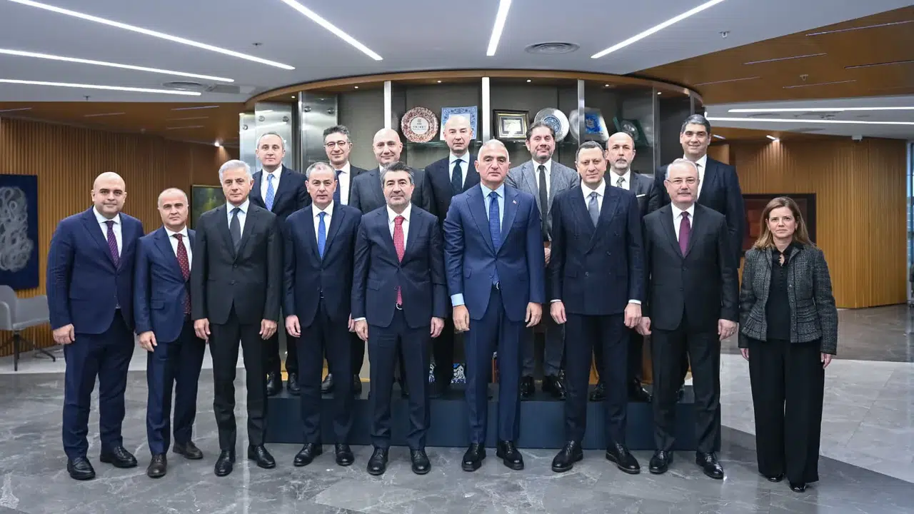 Yeni turizm sezonu için kritik buluşma: Bankalarla sektör masaya yatırıldı