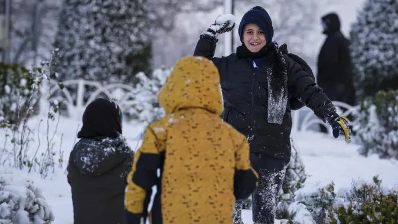 İstanbul için tarih ve saat verildi! Kar yağışı ne zaman başlayacak? İstanbul Hava Durumu