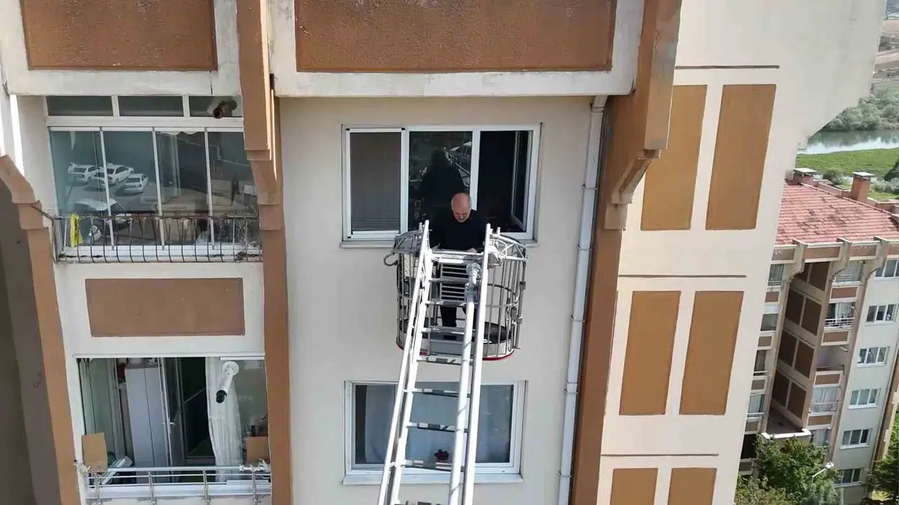 Karabük'te alevler birinci kattan yükseldi: 5’i çocuk 8 kişi kurtarıldı!