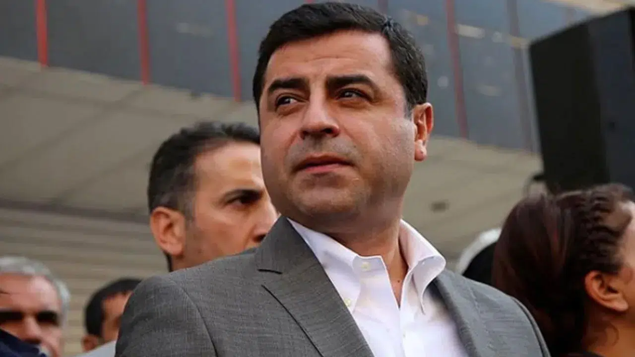 Cumhurbaşkanına hakaret davasında karar açıklandı: Selahattin Demirtaş'a hapis cezası!