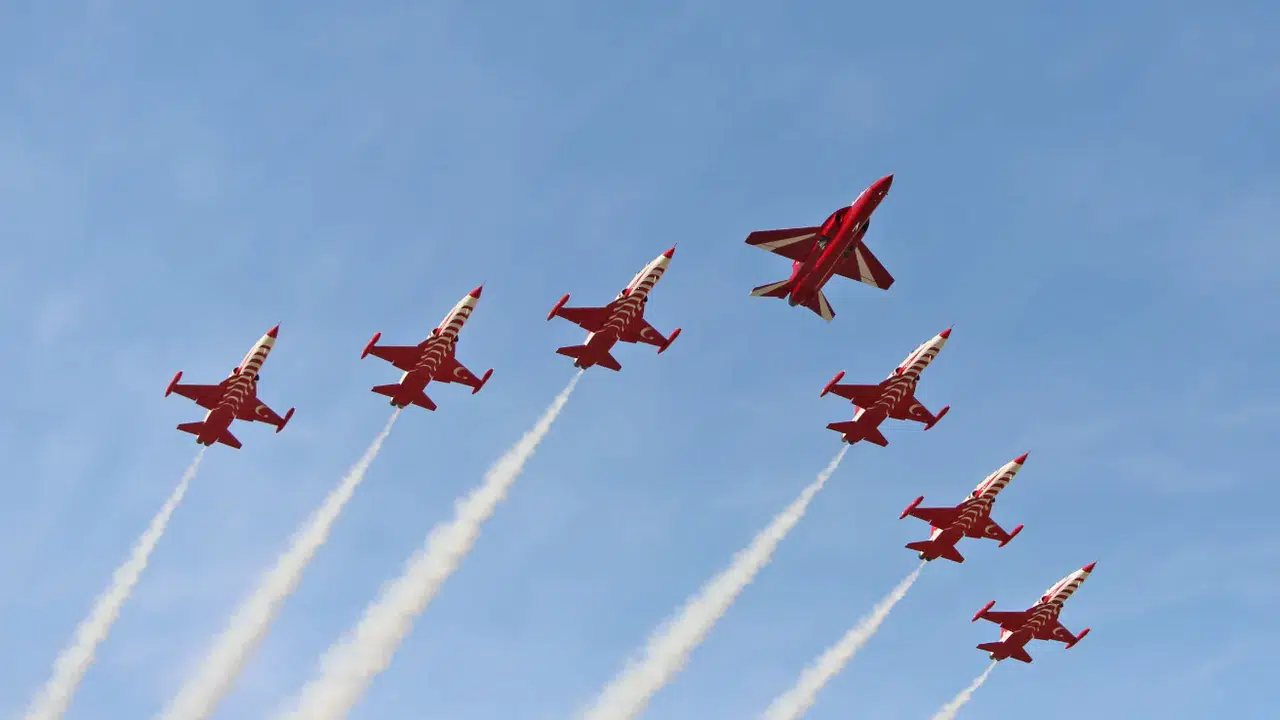 -21 derece, 400 sorti: Türkiye'nin milli jeti HÜRJET'ten tarihi başarı