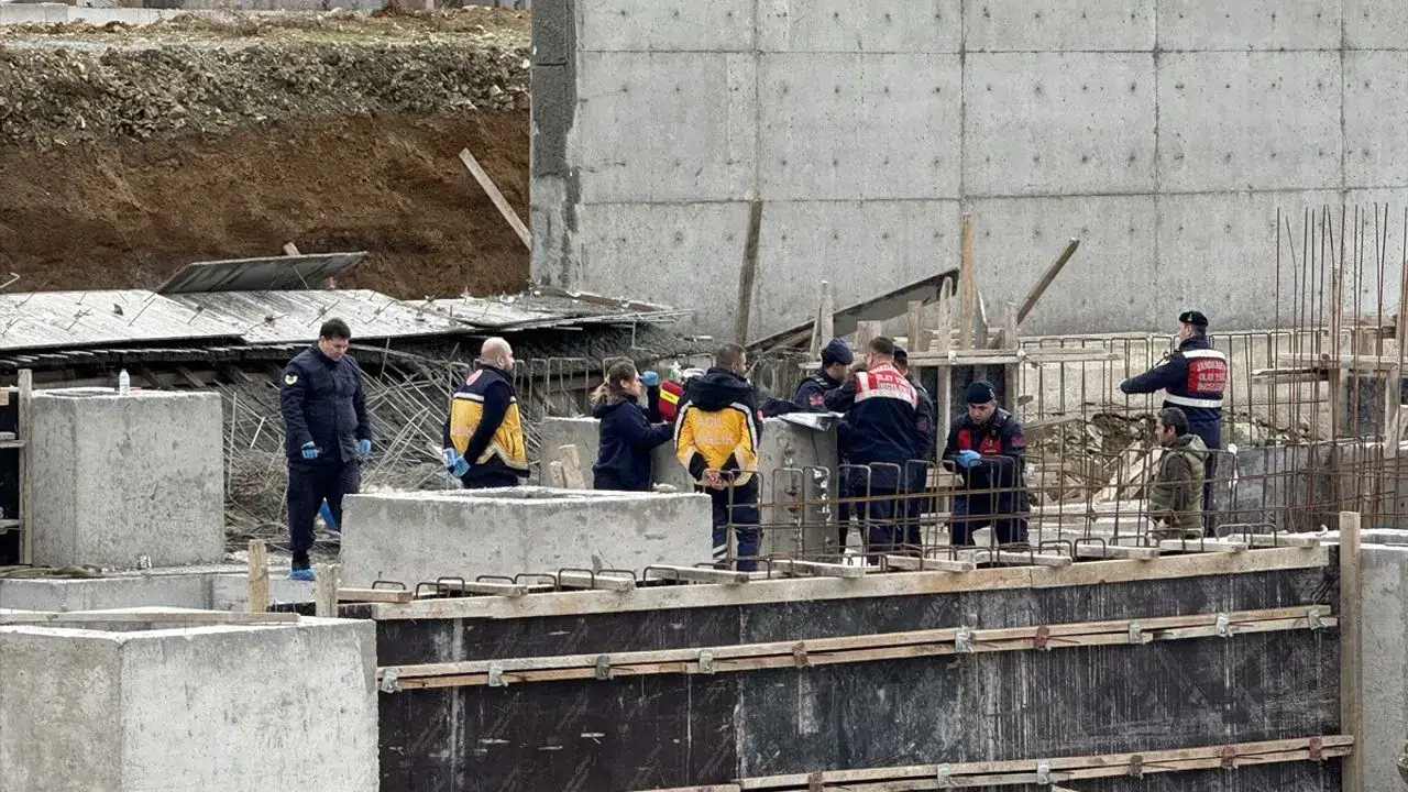 Şantiyede faciaya dakikalar... Bursa’daki göçükte 1 işçi hayatını kaybetti!