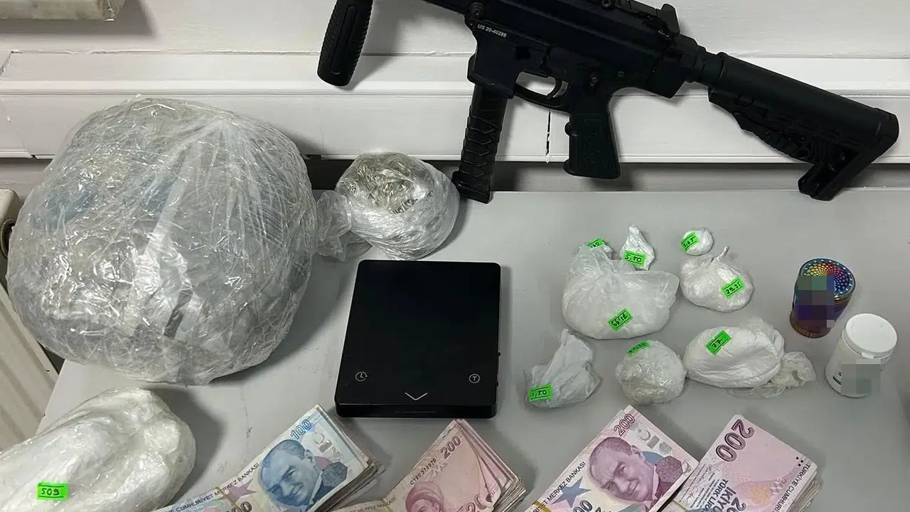 İzmir'de 29 yıl kesinleşmiş cezası olan firari hobi bahçesinde yakayı ele verdi!