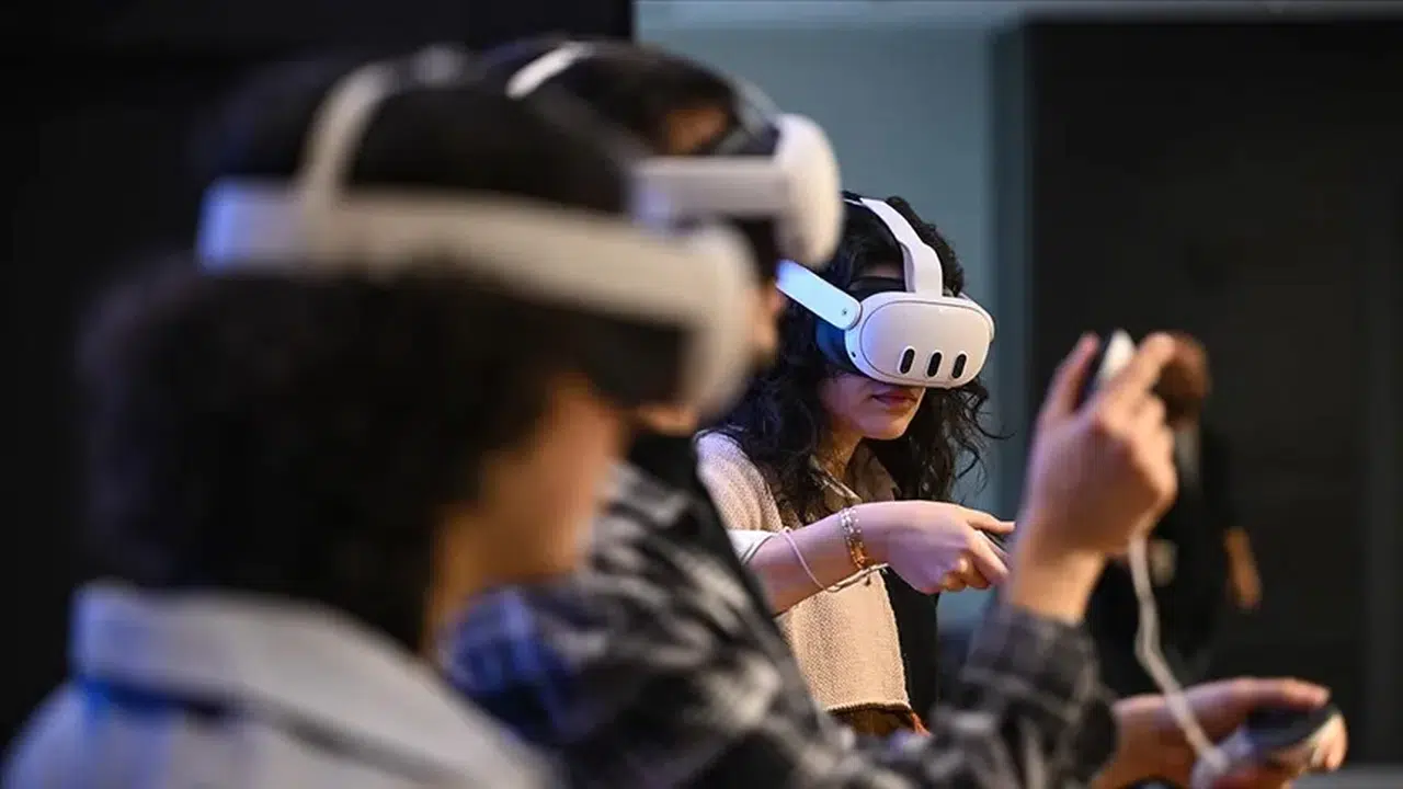 TED Üniversitesi sanatı sanal evrene taşıdı: Gençler gözlükle eser üretiyor