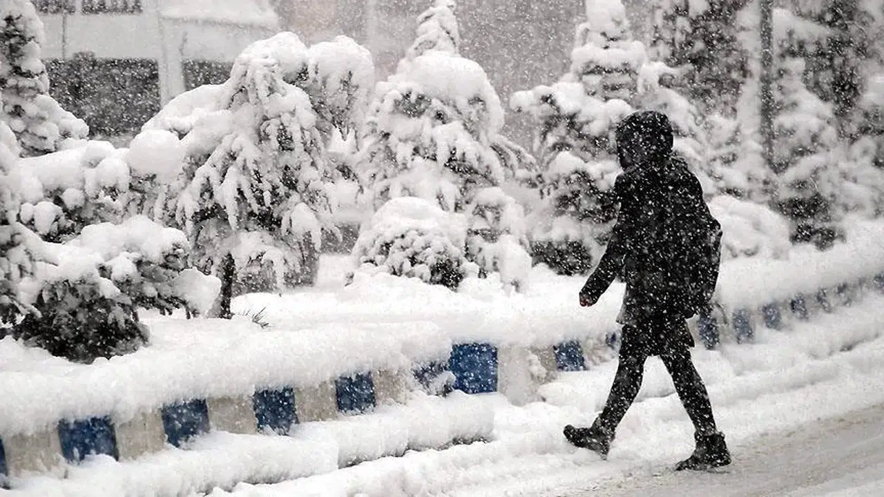 5 Ocak okullar tatil mi? Pazartesi okul var mı, nerelerde okullar tatil edildi? Son dakika bilgilerine göre kar tatili edilen iller…