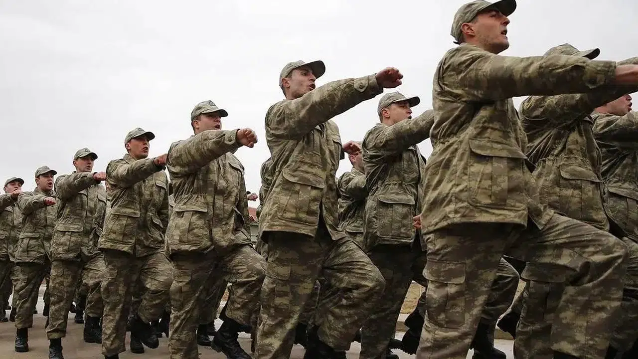 Şubat 2026 askerlik yerleri belli oldu... On binlerce genç görev için gün sayıyor!