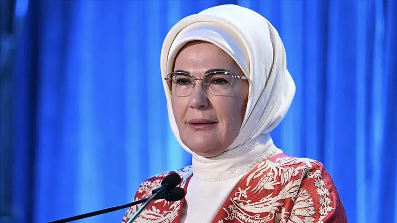 Emine Erdoğan’dan küçük müzisyenlere moral ziyareti!