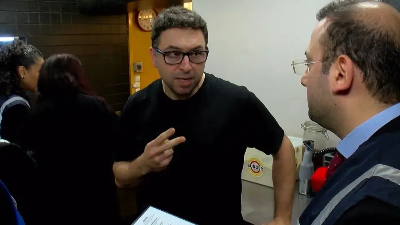 Alp Atalık’ın hayatı, eğitimi, mesleği, Zmash Burger ile ne yapıyor, referansla müşteri alıyor mu?