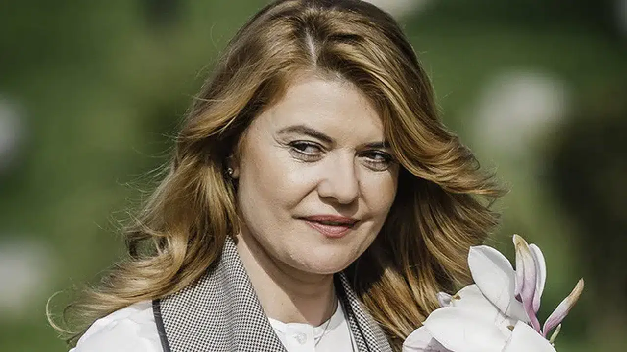 Şebnem Özinal biyografisi: Aslen nereli, kaç yaşında, boyu kaç, eşi ve kızı kim, hangi dizilerde rol aldı? Miss Turkey’den Dormen Tiyatrosu’na