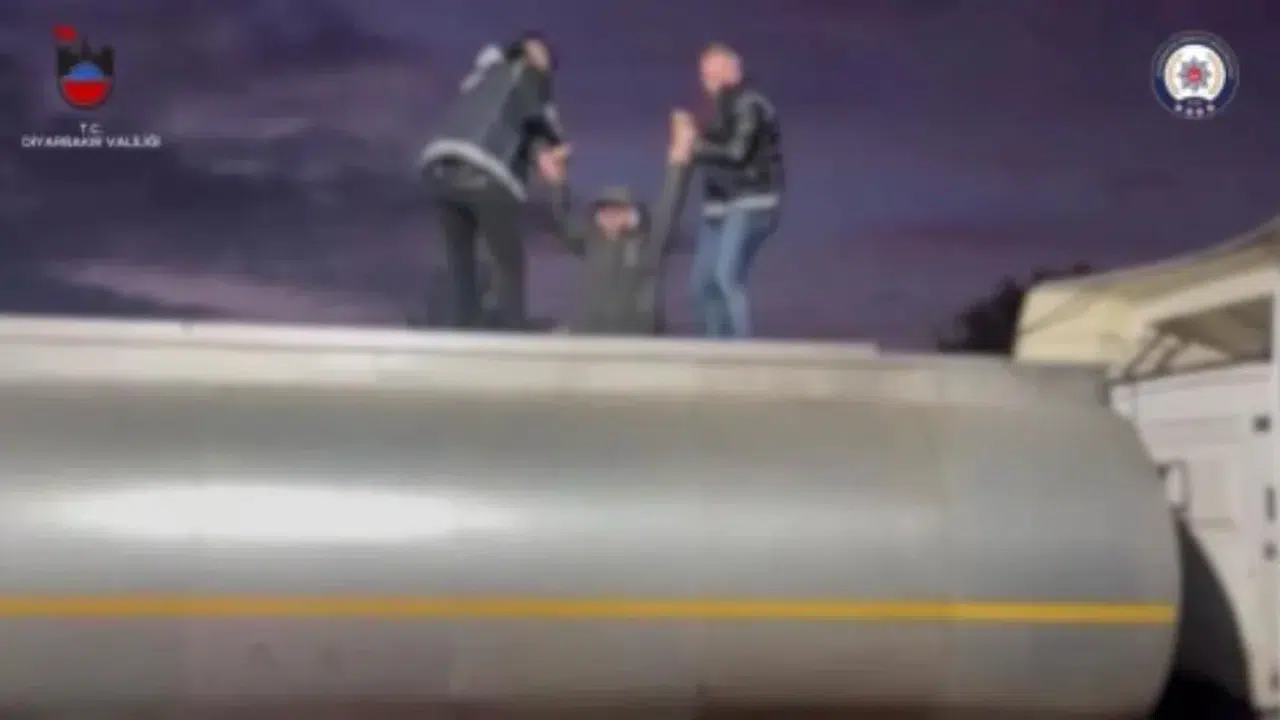 Diyarbakır’da ölüm yolculuğu: Atık tankeriyle göçmen taşıdılar!