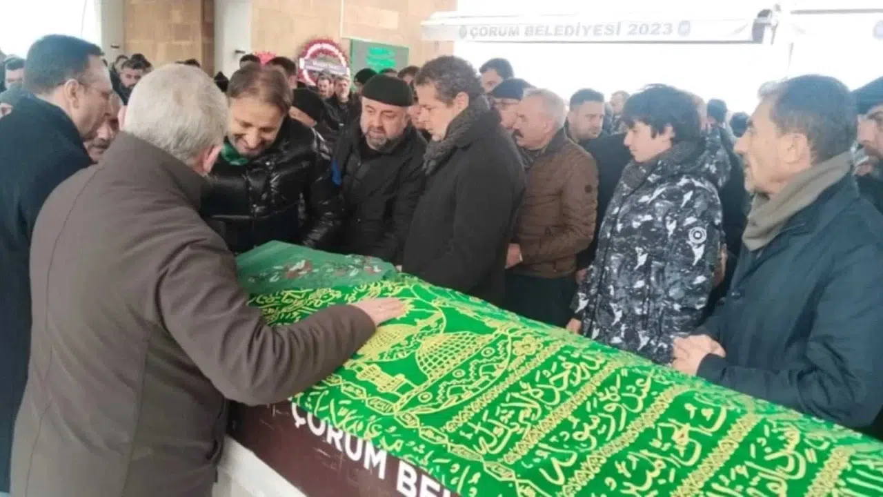 Cüneyt Özdemir’i yıkan kayıp: Annesi Hamiyet Özdemir hayatını kaybetti