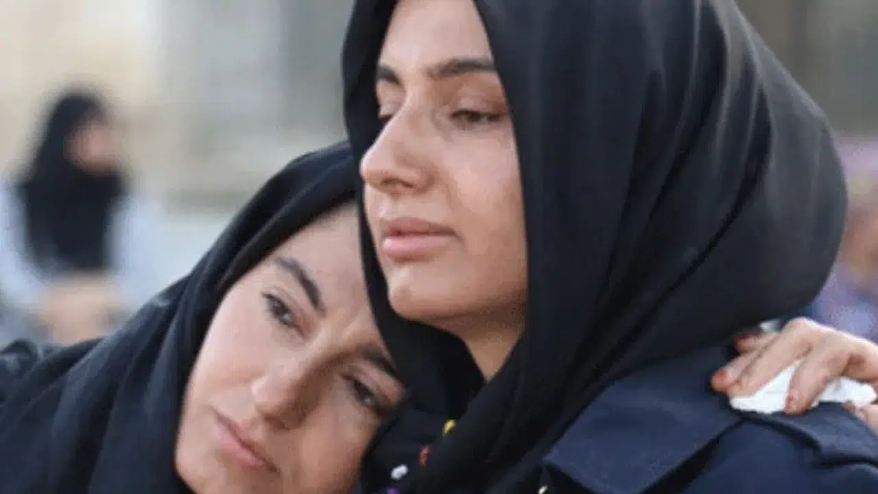 Gülay Demir kimdir, aslen nereli, babası kim, lürt mü, hangi kanalda? Taşradan ekranlara uzanan yolculuğu