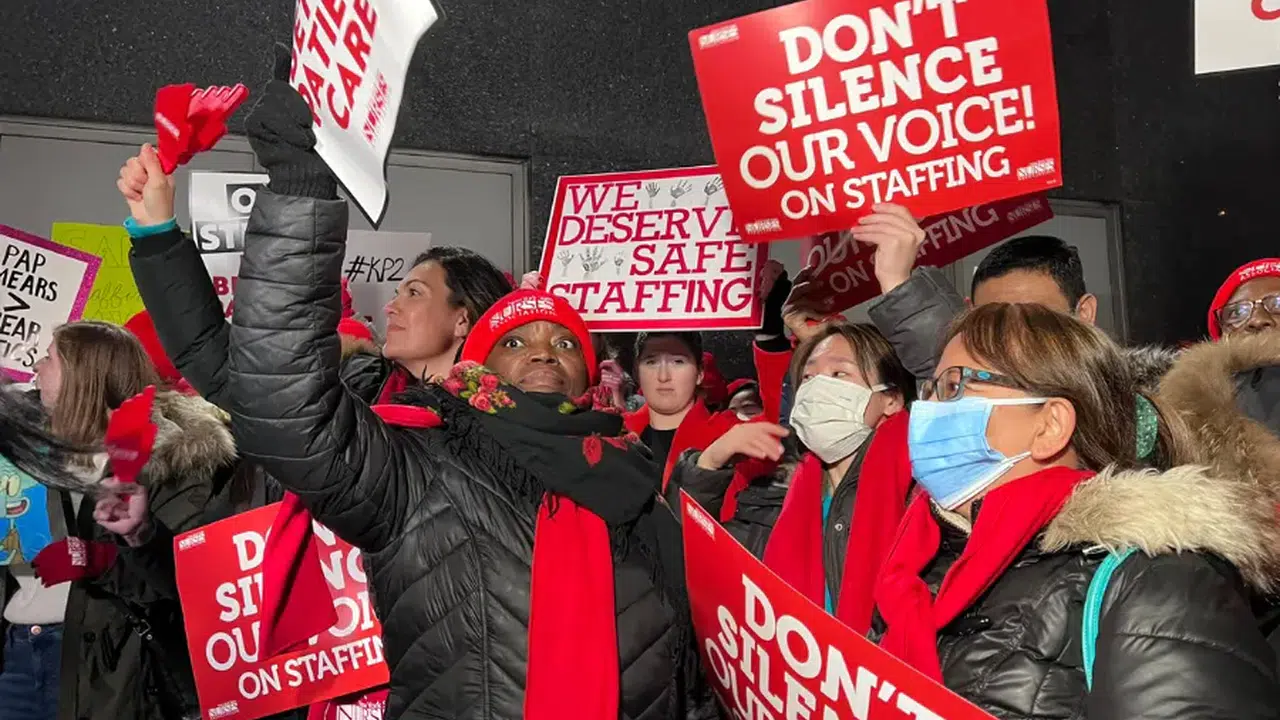 ABD'nin New York kentinde yaklaşık 15 bin hemşire greve gitti