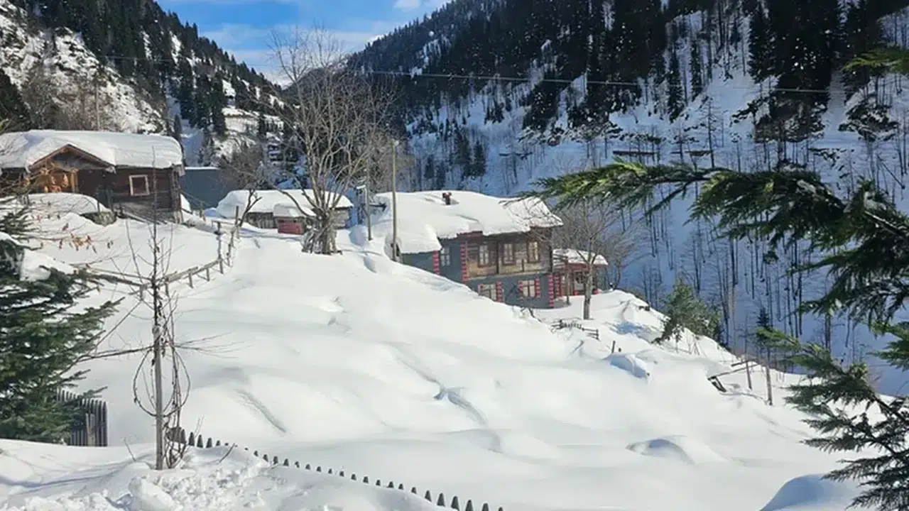 Yarın okullar tatil mi 7 Ocak? Valilik kar tatili açıklaması ve hava durumu